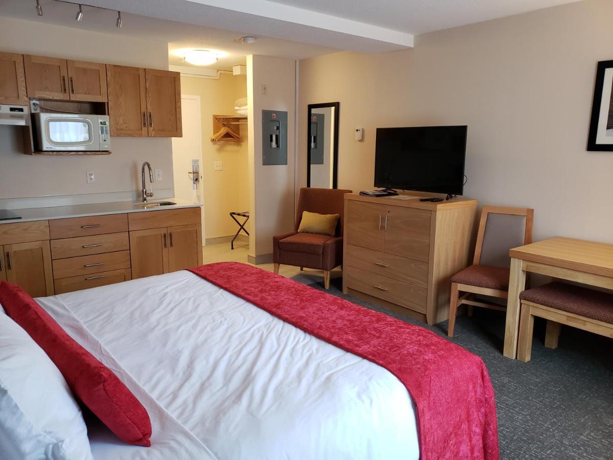 Sun Peaks Lodge 4*