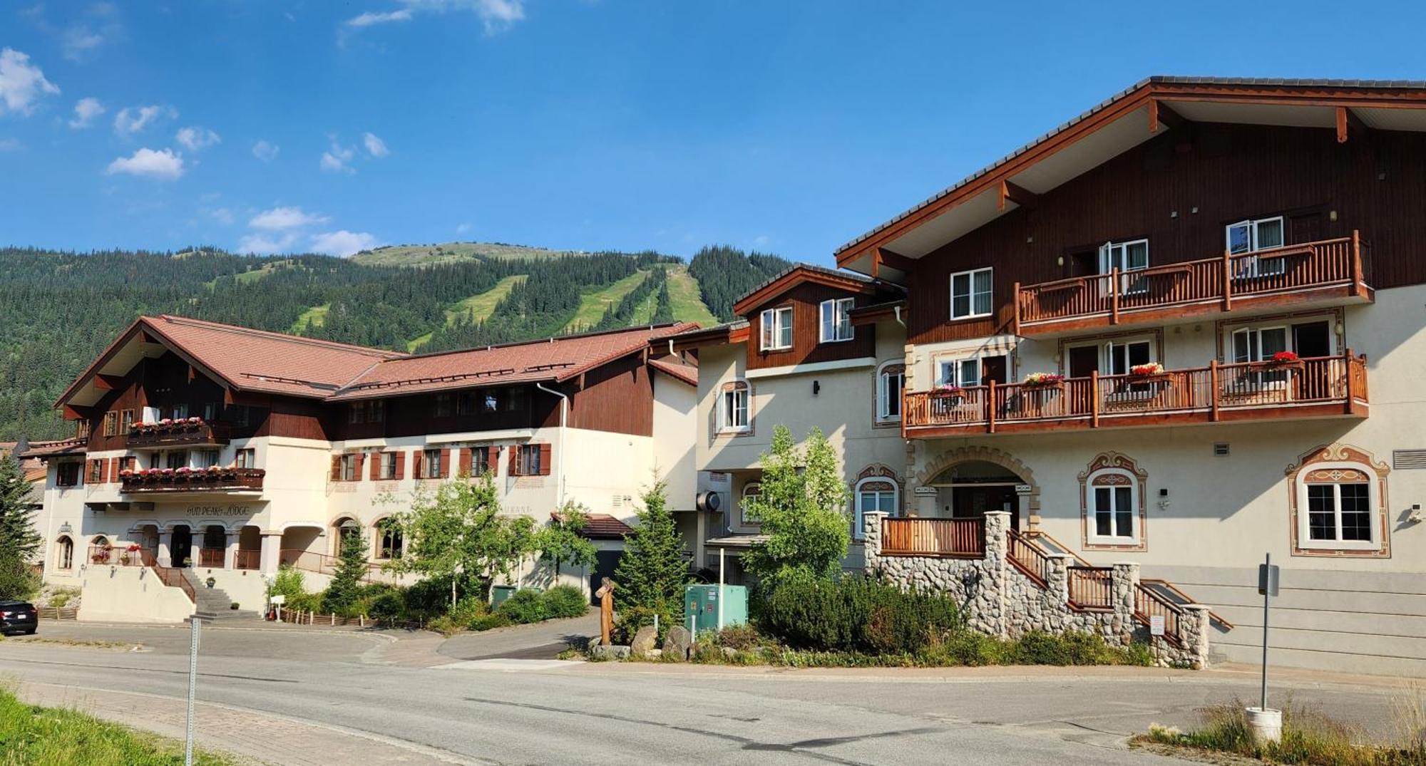 Resort Sun Peaks Lodge