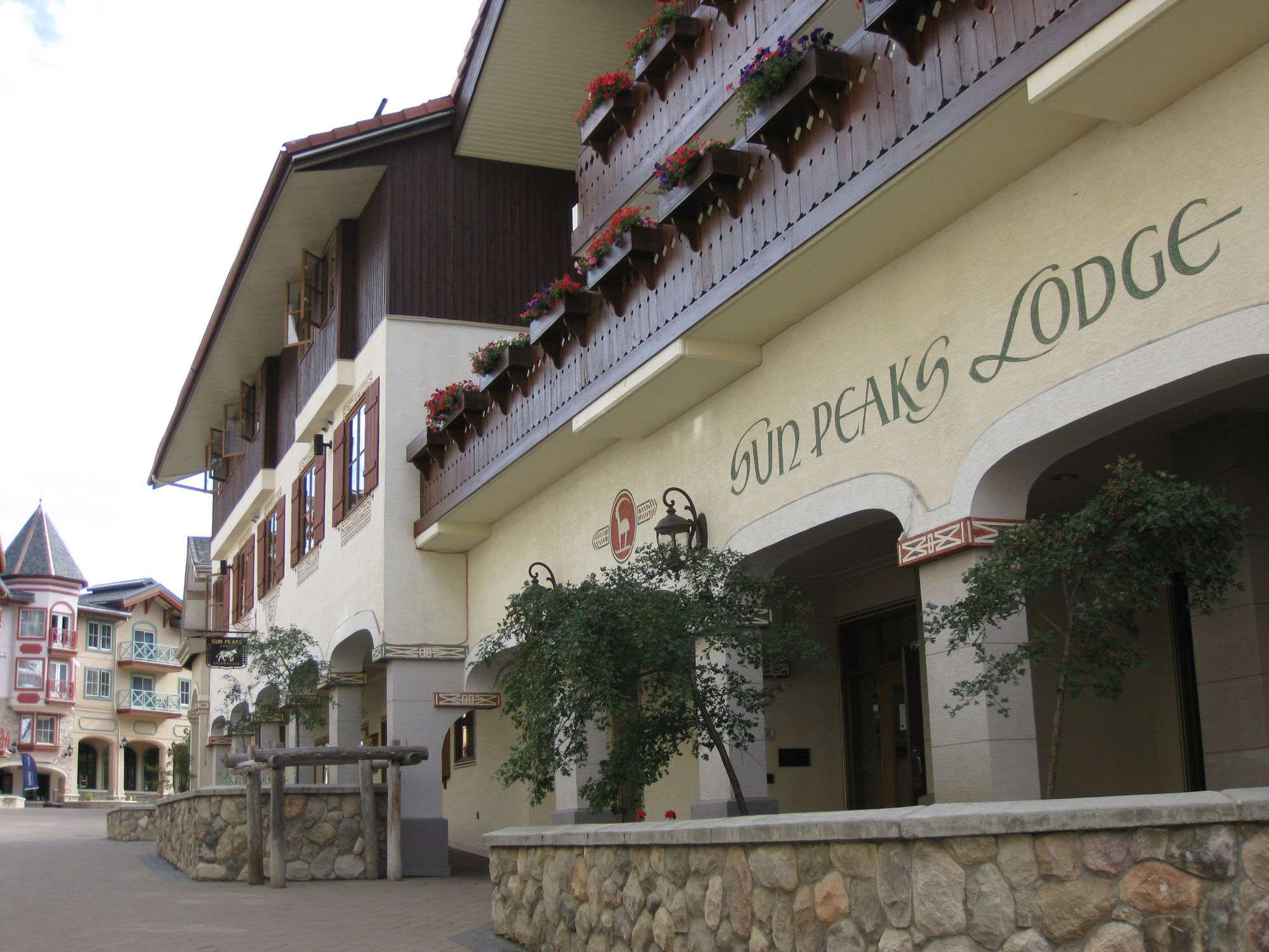 Resort Sun Peaks Lodge